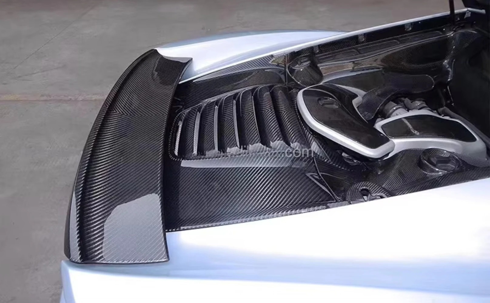 Excellent Quality Factory Price Carbon Fiber Bonnet Hood Engine Cover Kit for  MP4 12C 650
